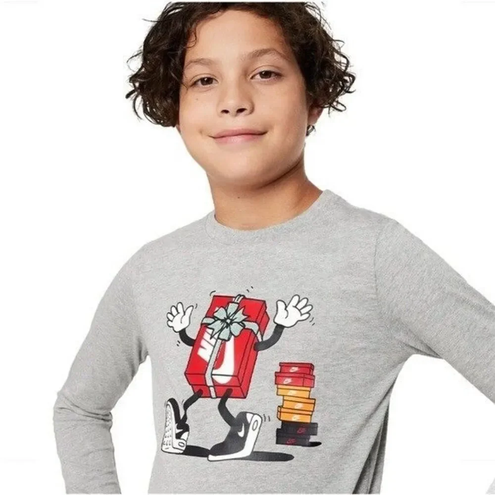 NIKE ❤️🔥NIKE SPORTSWEAR BIG KIDS' LONG-SLEEVE T-SHIRT GREY boys girls shirt M